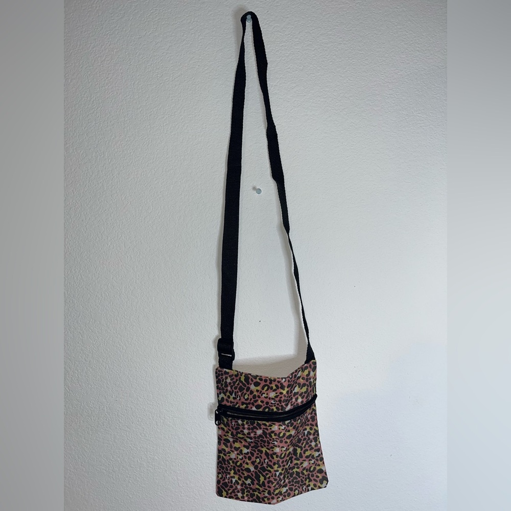 Juncture Cheetah Print Casual On-The-Go Convenient Adjustable Crossbody Bag NWOT
